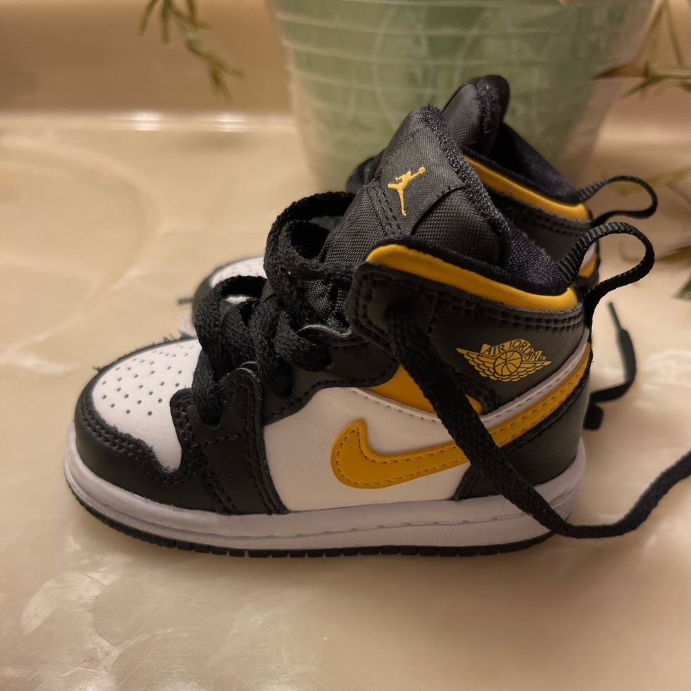 Jordan 1s 4c